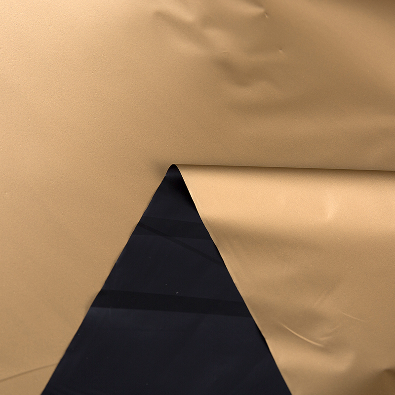 Low Breathable 2 Layer 100% Blackout TPU Film untuk Tirai Dark Brown + Black Masking Film